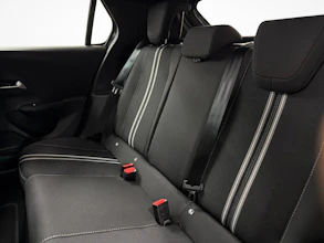 https://vehicle.imgix.net/4462956/b5772b10-9375-4e05-adbf-c020d30458ec.jpg