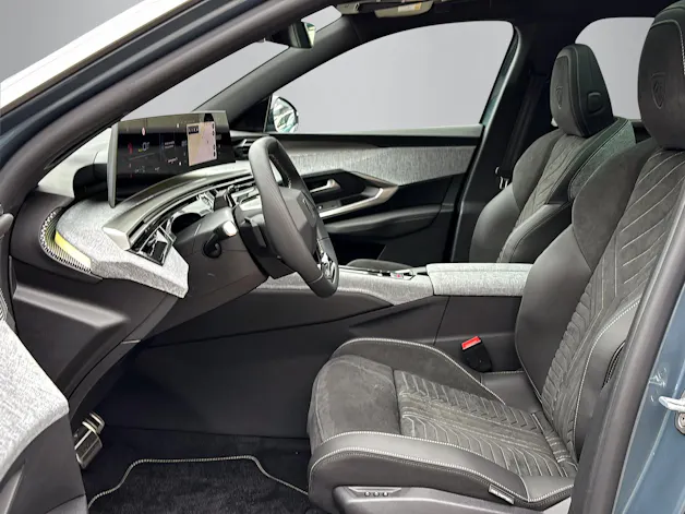PEUGEOT 5008 1.6 PHEV 225 GT