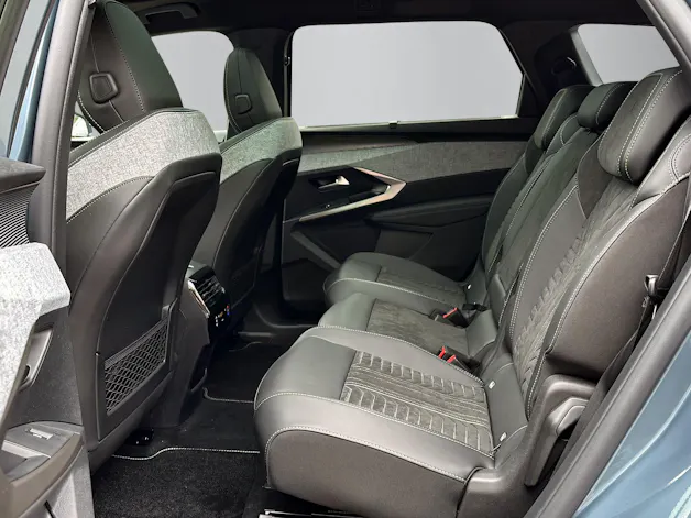 PEUGEOT 5008 1.6 PHEV 225 GT