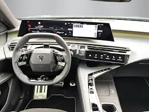 PEUGEOT 5008 1.6 PHEV 225 GT