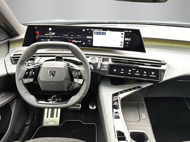 PEUGEOT 5008 1.6 PHEV 225 GT