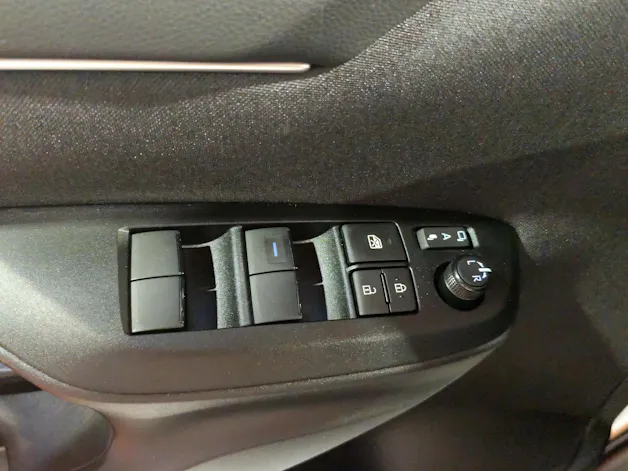 Toyota Yaris 1.5 VVT-i HSD Trend