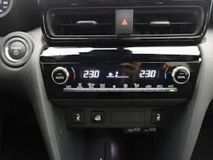 Toyota Yaris Cross 1.5 VVT-i HSD Premium AWD-i