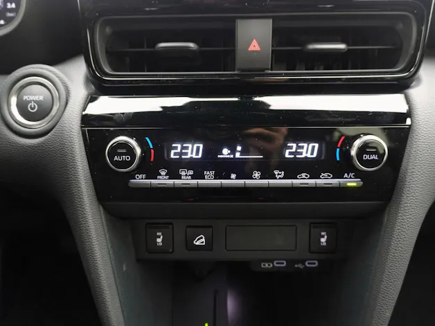 Toyota Yaris Cross 1.5 VVT-i HSD Premium AWD-i