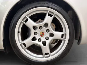 PORSCHE 911 Carrera