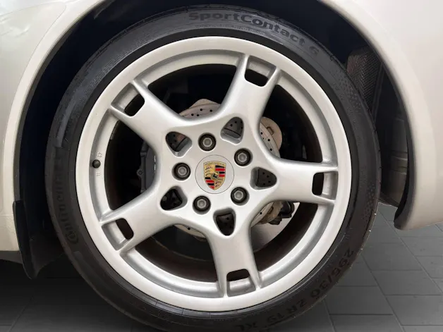 PORSCHE 911 Carrera