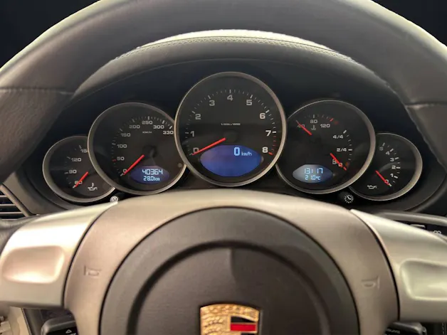 PORSCHE 911 Carrera