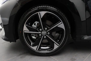 Fahrzeugbild TOYOTA Yaris 1.5 VVT-i HSD Premium