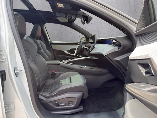 PEUGEOT 5008 1.6 PHEV 225 GT Exclusive