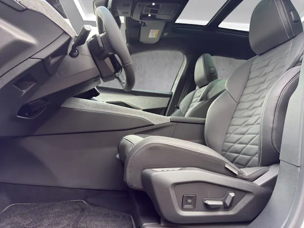 PEUGEOT 5008 1.6 PHEV 225 GT Exclusive