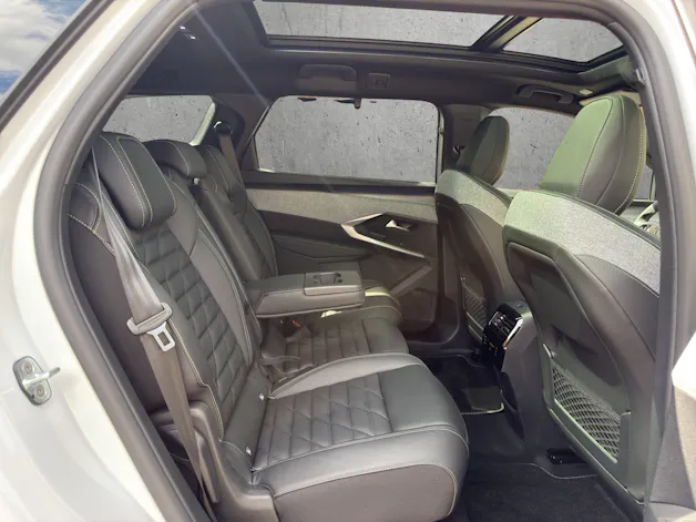 PEUGEOT 5008 1.6 PHEV 225 GT Exclusive