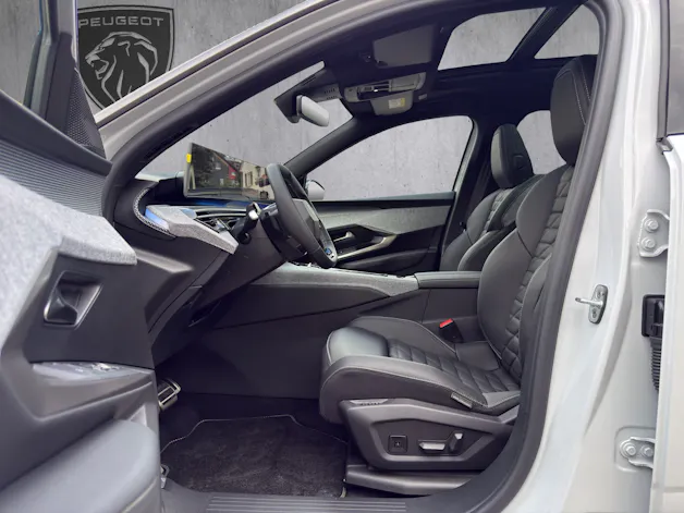 PEUGEOT 5008 1.6 PHEV 225 GT Exclusive