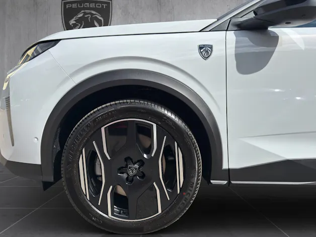 PEUGEOT 5008 1.6 PHEV 225 GT Exclusive