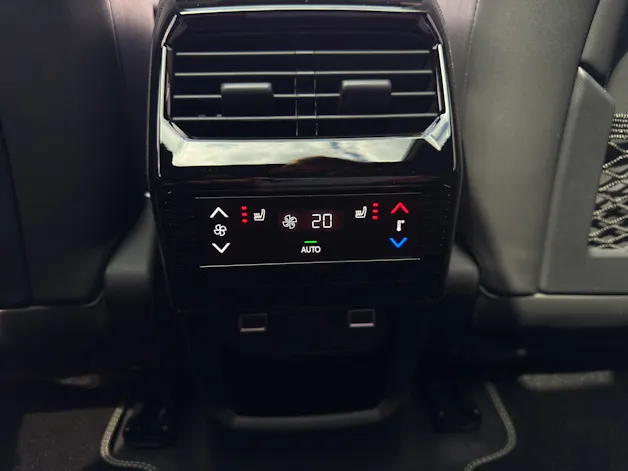 PEUGEOT 5008 1.6 PHEV 225 GT Exclusive