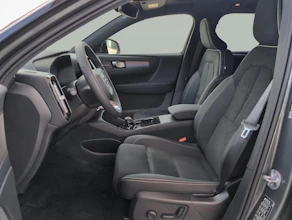 https://vehicle.imgix.net/4463408/0d3f3fd4-3dcc-4e17-945d-d668e8f0c5f4.jpg