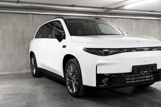 https://vehicle.imgix.net/4463422/f926295a-9a2b-4e4a-b7fe-caf788f117aa.jpg