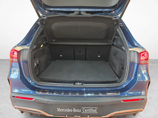 MERCEDES-BENZ EQA 300 4MATIC AMG Line