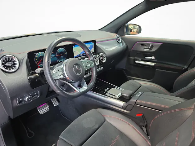 MERCEDES-BENZ EQA 300 4MATIC AMG Line