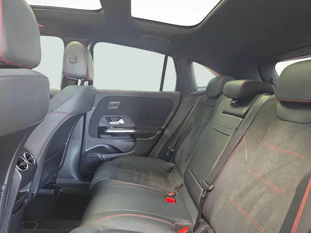 MERCEDES-BENZ EQA 300 4MATIC AMG Line