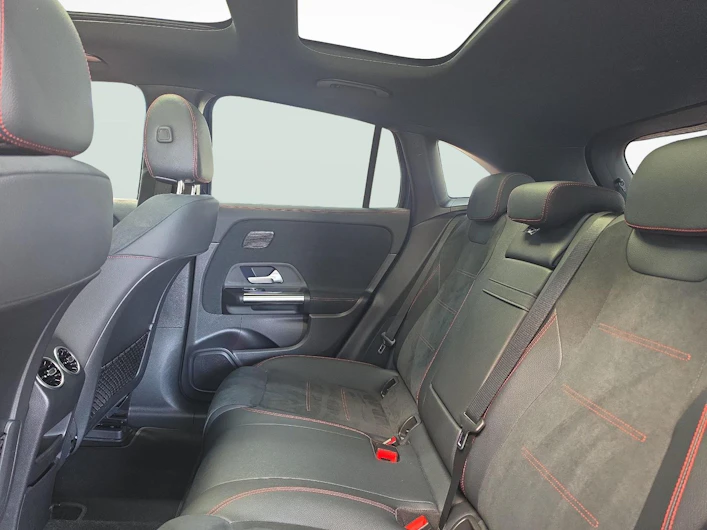 image du véhicule MERCEDES-BENZ EQA 300