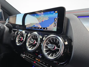 image du véhicule MERCEDES-BENZ EQA 300 4MATIC AMG Line