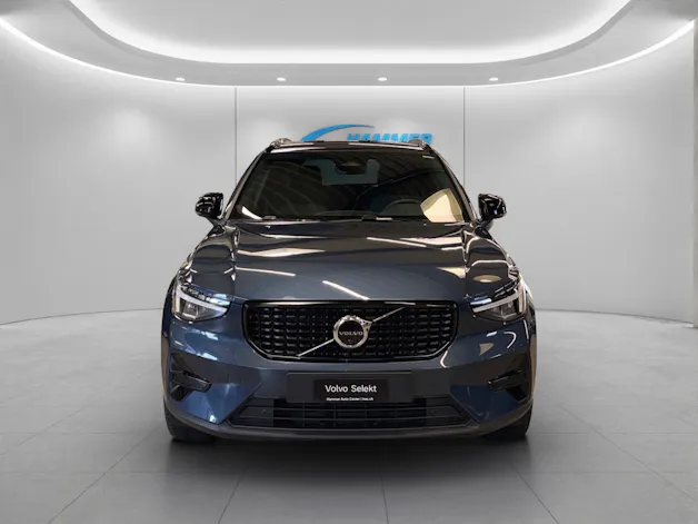 VOLVO XC40 2.0 B4 MH Plus Dark