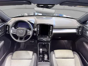 VOLVO XC40 2.0 B4 MH Plus Dark