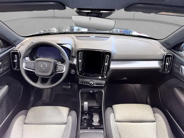 VOLVO XC40 2.0 B4 MH Plus Dark