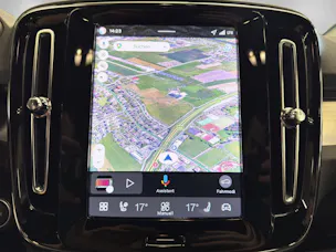 VOLVO XC40 2.0 B4 MH Plus Dark