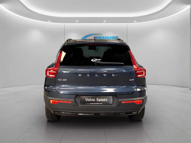 VOLVO XC40 2.0 B4 MH Plus Dark