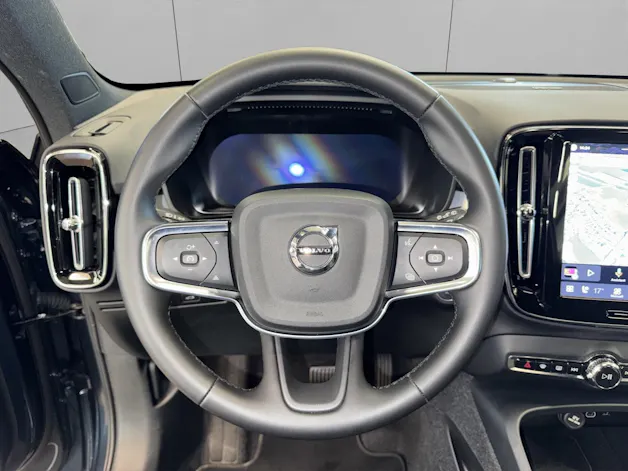 VOLVO XC40 2.0 B4 MH Plus Dark