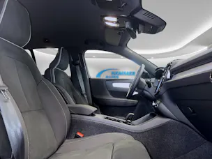 VOLVO XC40 2.0 B3 MH Plus Dark