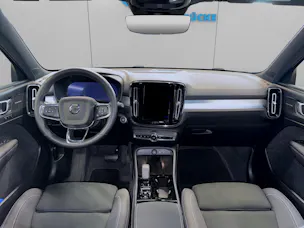 VOLVO XC40 2.0 B3 MH Plus Dark