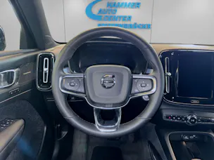 VOLVO XC40 2.0 B3 MH Plus Dark