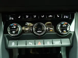 SKODA Karoq 2.0 TDI DSG Sport Line 4x4