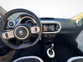 https://vehicle.imgix.net/4463513/d57ac03b-42fb-4f59-8176-c840e6c0f7e3.jpg