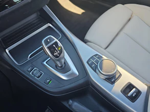 https://vehicle.imgix.net/4463517/25c43106-1ae8-436e-836b-758955ed2afe.jpg