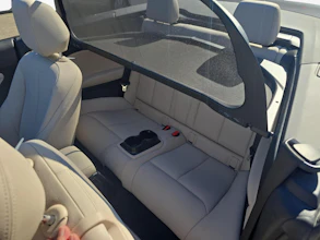 https://vehicle.imgix.net/4463517/8d1ba7c9-41ed-4a10-bcb6-339449e78629.jpg