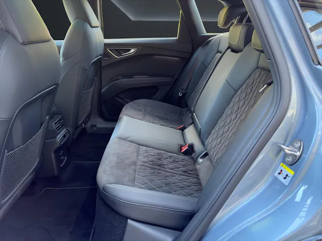 AUDI Q4 e-tron 50 quattro