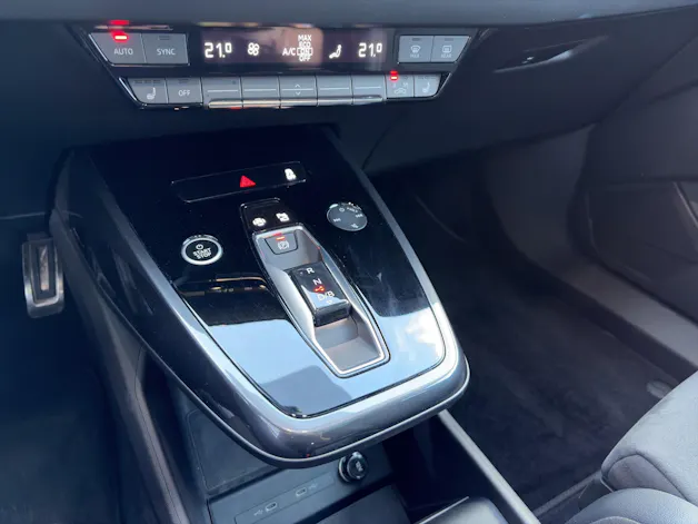 AUDI Q4 e-tron 50 quattro