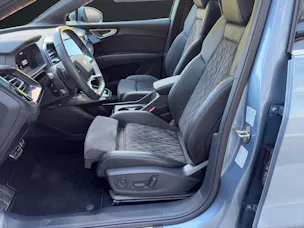 AUDI Q4 e-tron 50 quattro