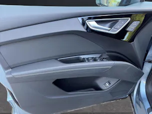 AUDI Q4 e-tron 50 quattro