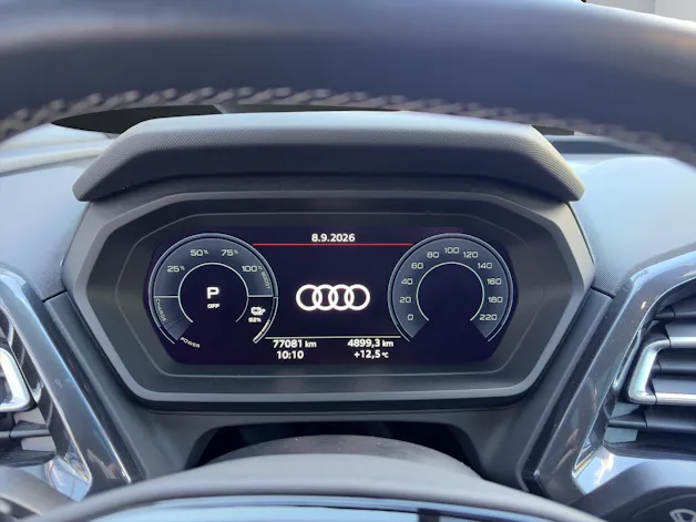 AUDI Q4 e-tron 50 quattro