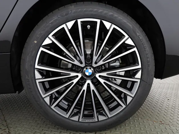 BMW 2er Reihe U06 Active Tourer 230e xDrive paddles
