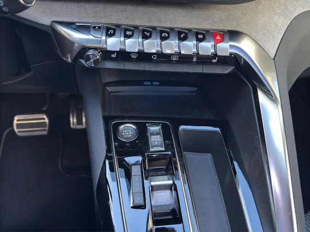 PEUGEOT 3008 1.6 Plug-in Hybrid GT