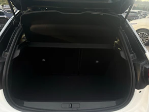 https://vehicle.imgix.net/4463796/23f0f0e9-290b-4fbb-b235-966e8ccf9320.jpg