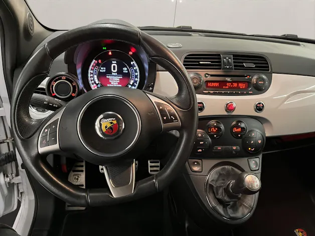 FIAT 595 Abarth 1.4 T-Jet 140