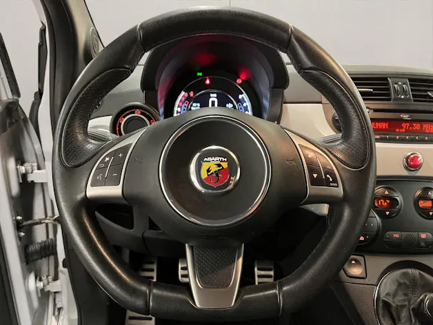 FIAT 595 Abarth 1.4 T-Jet 140