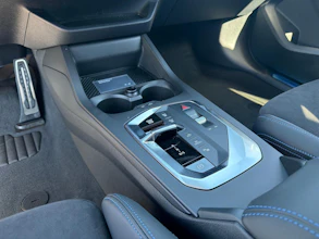 https://vehicle.imgix.net/4463920/58e1ff4c-0c0a-4924-bb7a-628ab3413386.jpg