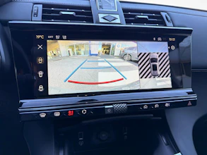 https://vehicle.imgix.net/4463924/503674a7-1959-41cc-a0d1-50c56ff701a4.jpg